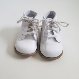 White boots (infant)